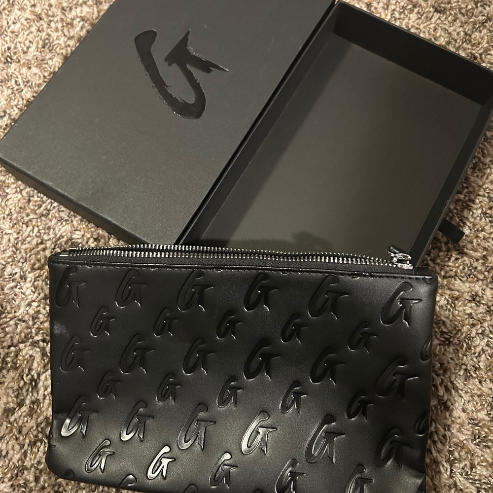 Glamoholic Purse